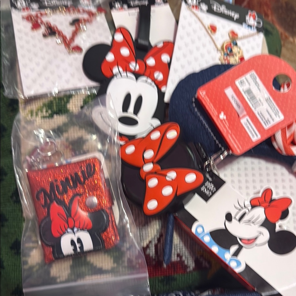 Brand new Disney Minnie Mouse kids accessories set+ gift for mom